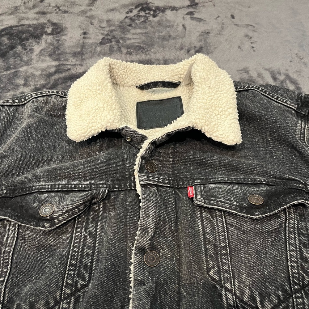 Levi’s Sherpa Denim Jacket - image 6